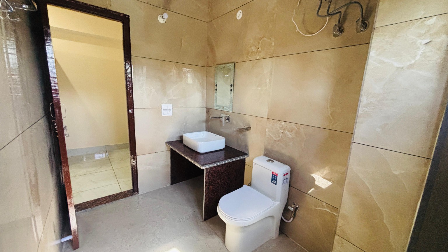 Gagan Hotel bathroom